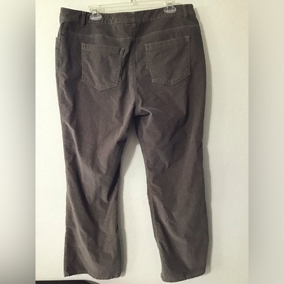 Designer women, pants. Liz Claiborne. Stretched. Size 18 W. - Picture 3 of 7